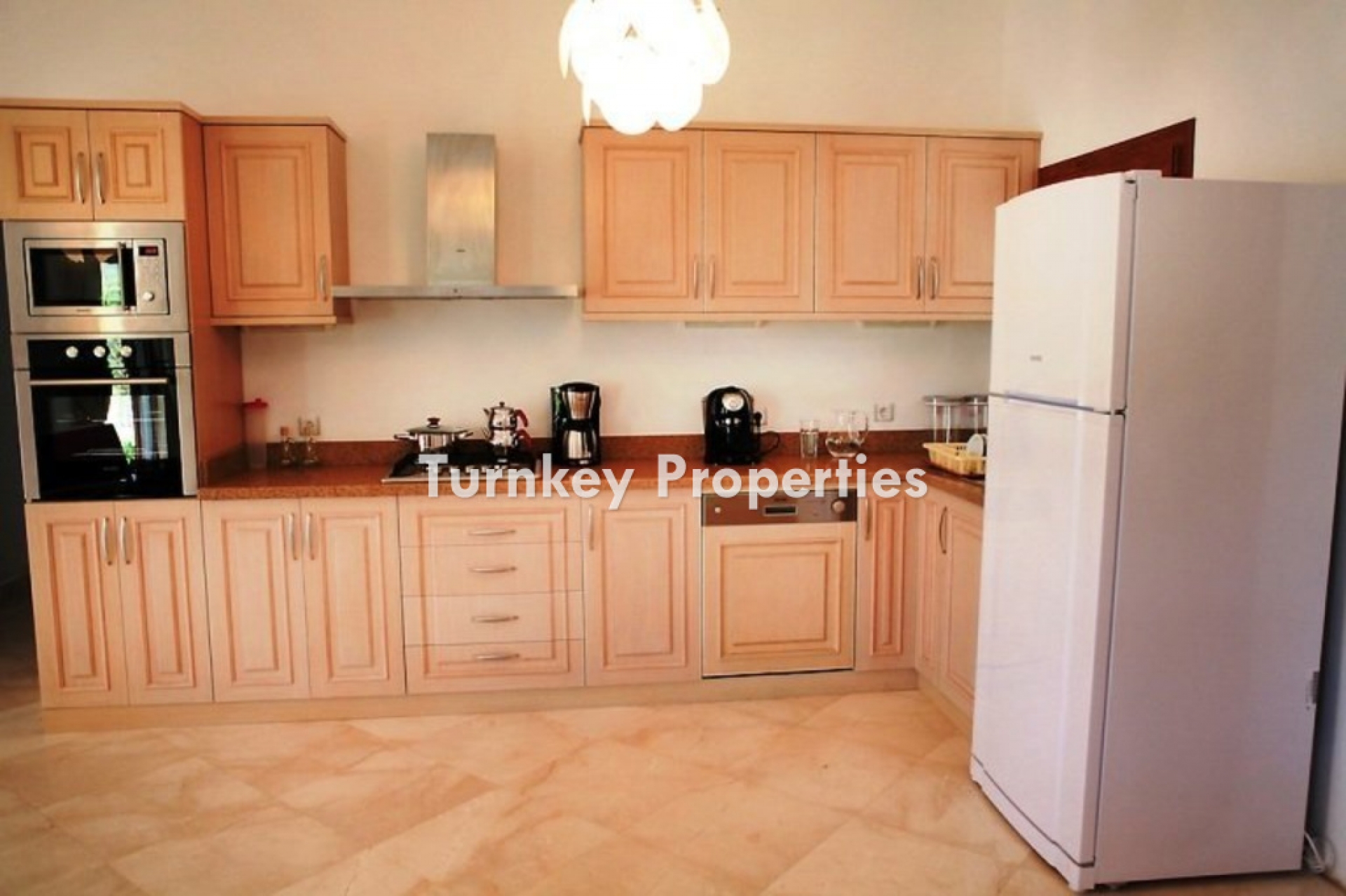 Gümüşlük Satılık Müstakil Tek Katlı Özel Havuzlu Bahçeli Villa