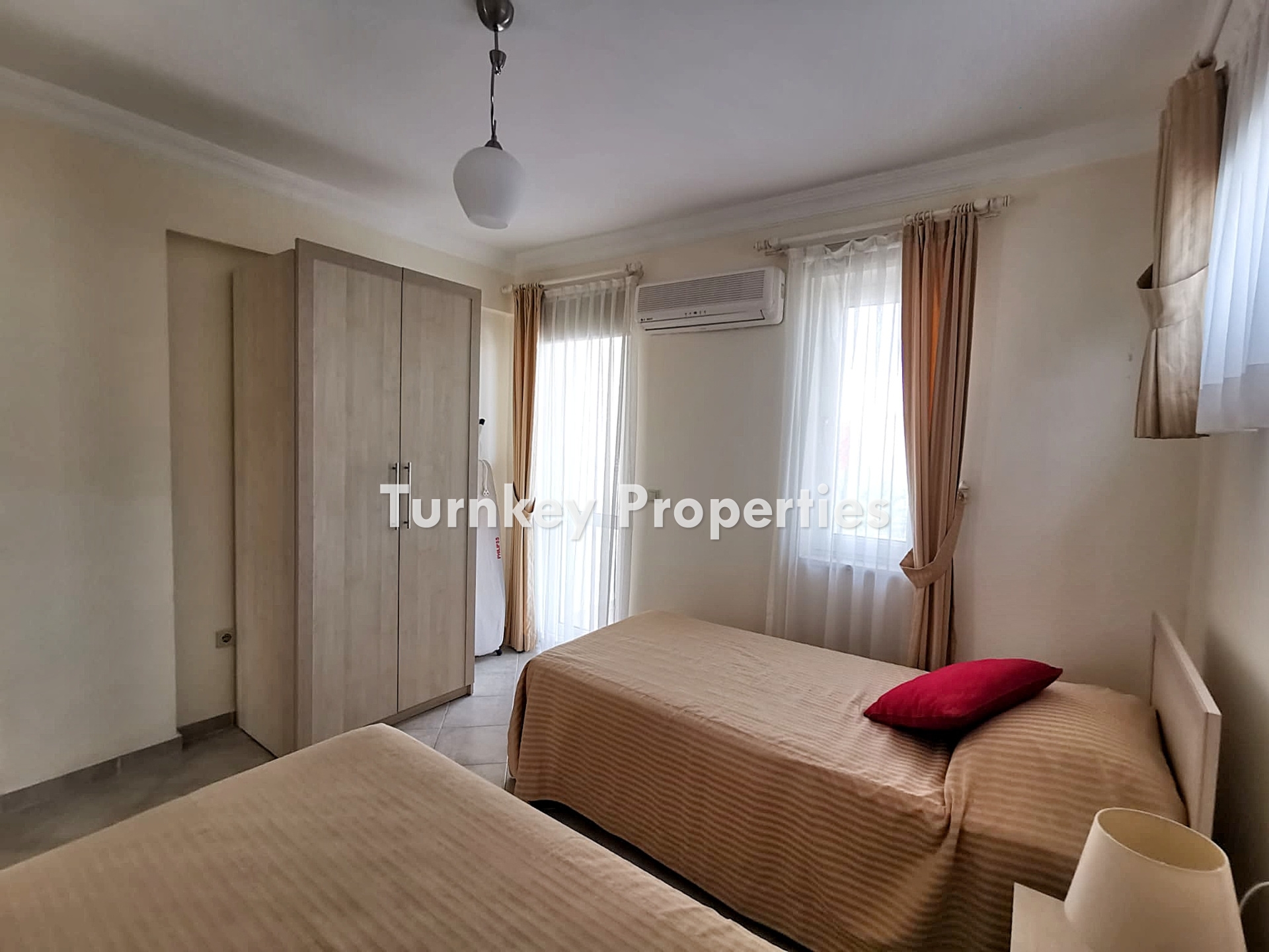 Boğaziçi Satılık Daire | Deniz Manzaralı ve Sosyal Olanaklı