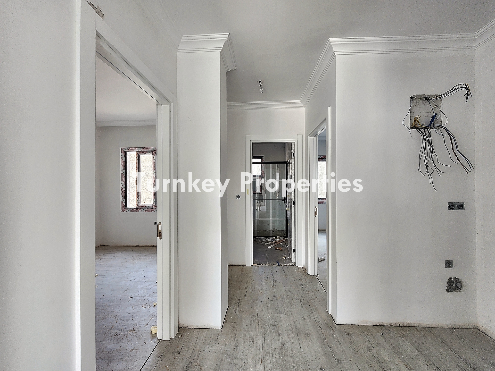 Turgutreis Karabağ Satılık Daire | Bahçe Katı, Vadi ve Kısmi Deniz Manzaralı