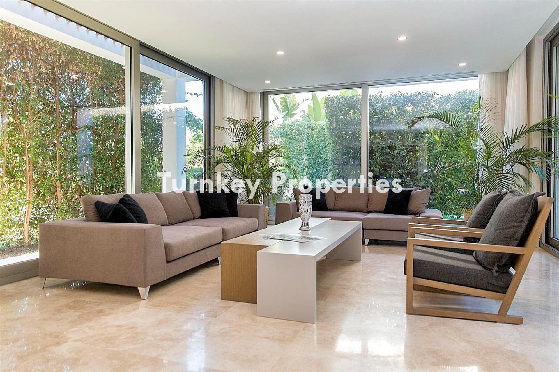 Torba Satılık Villa Denize Sıfır Özel Plajlı Site İçinde Yaşam