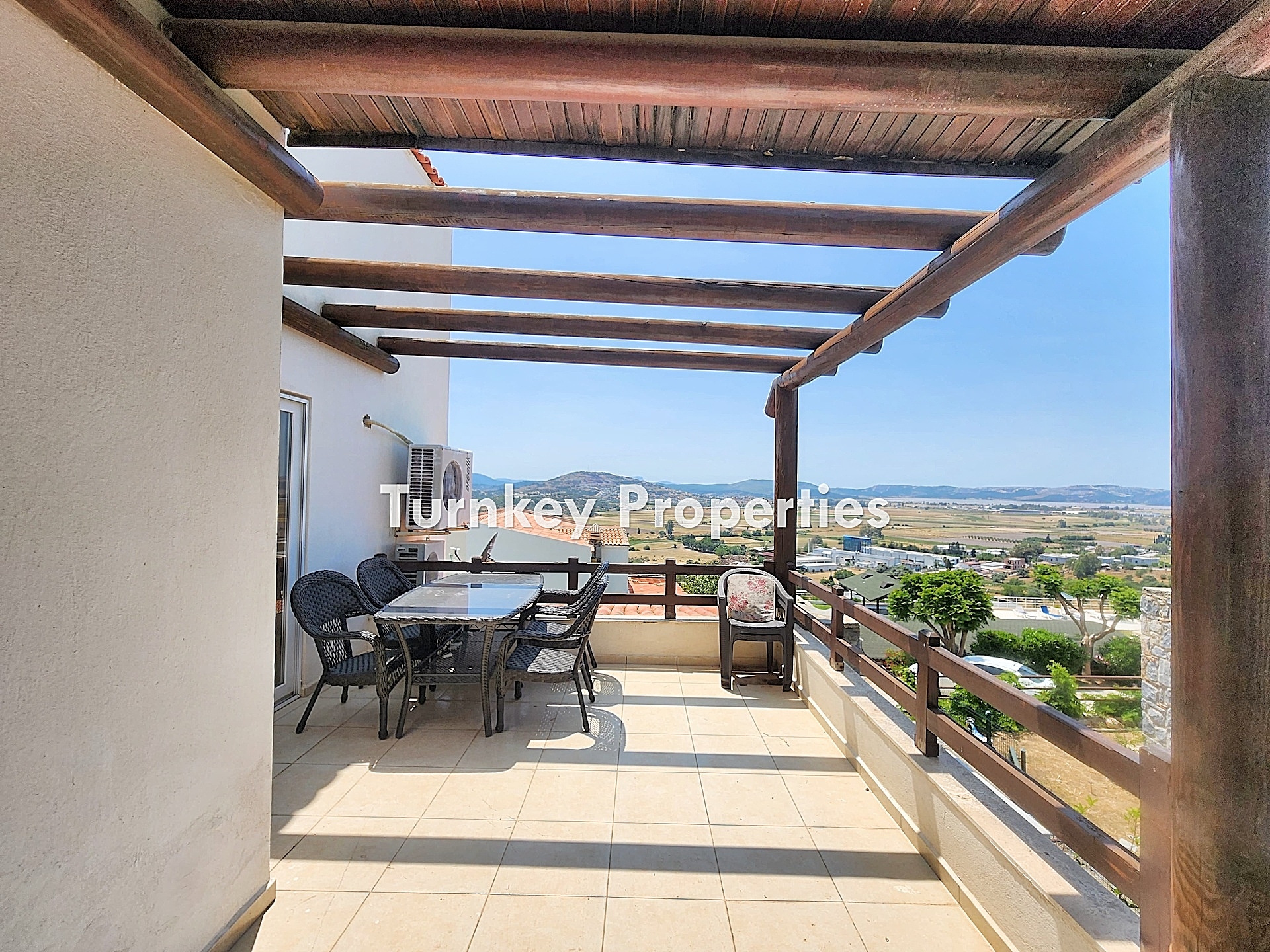 Dörttepe Satılık Dubleks Göl Manzaralı Site İçinde Ev Bahçeli Yeni