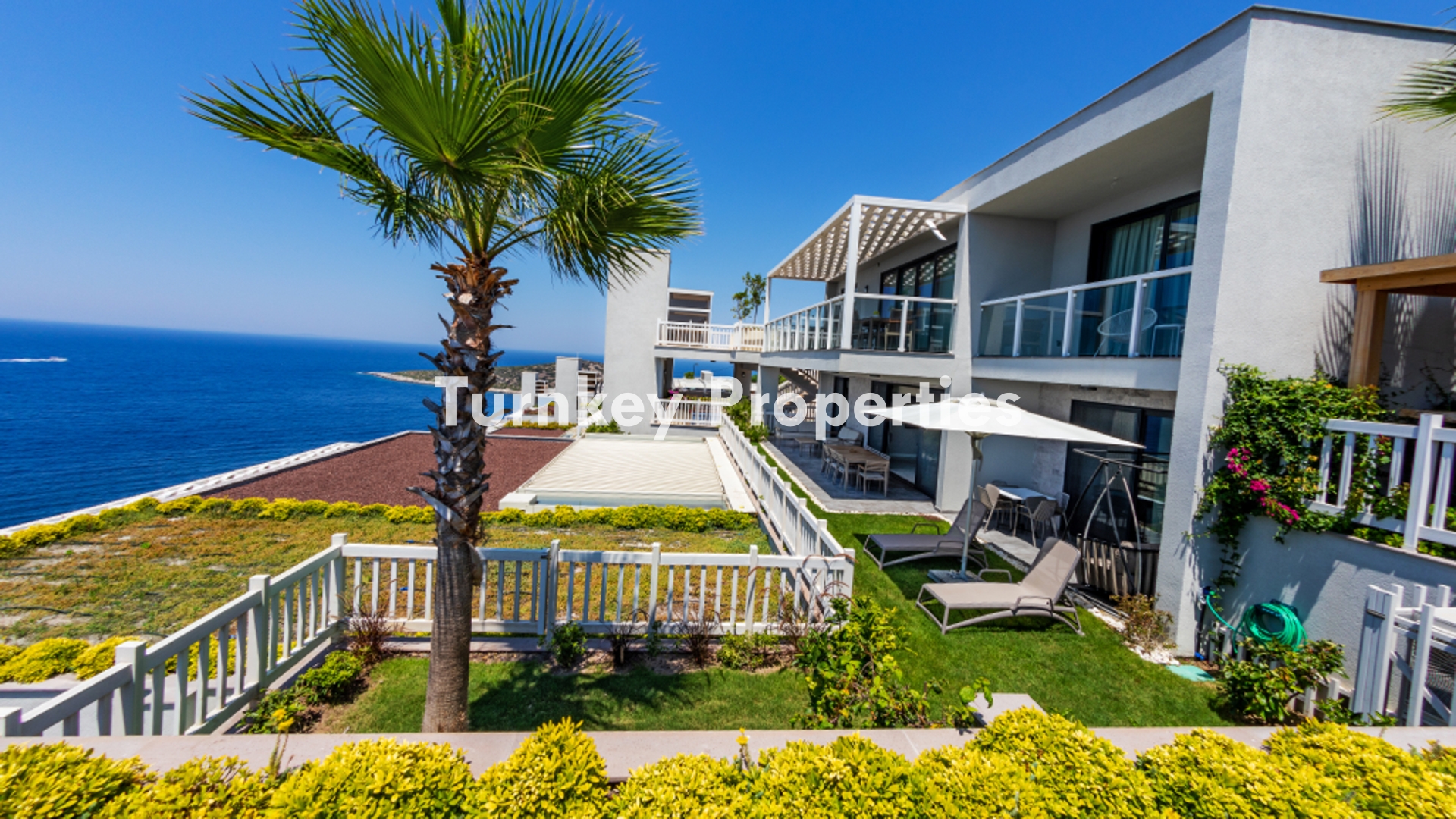 Gümüşlük Koyunbaba’da Deniz Manzaralı Satılık Daire Denize Sıfır