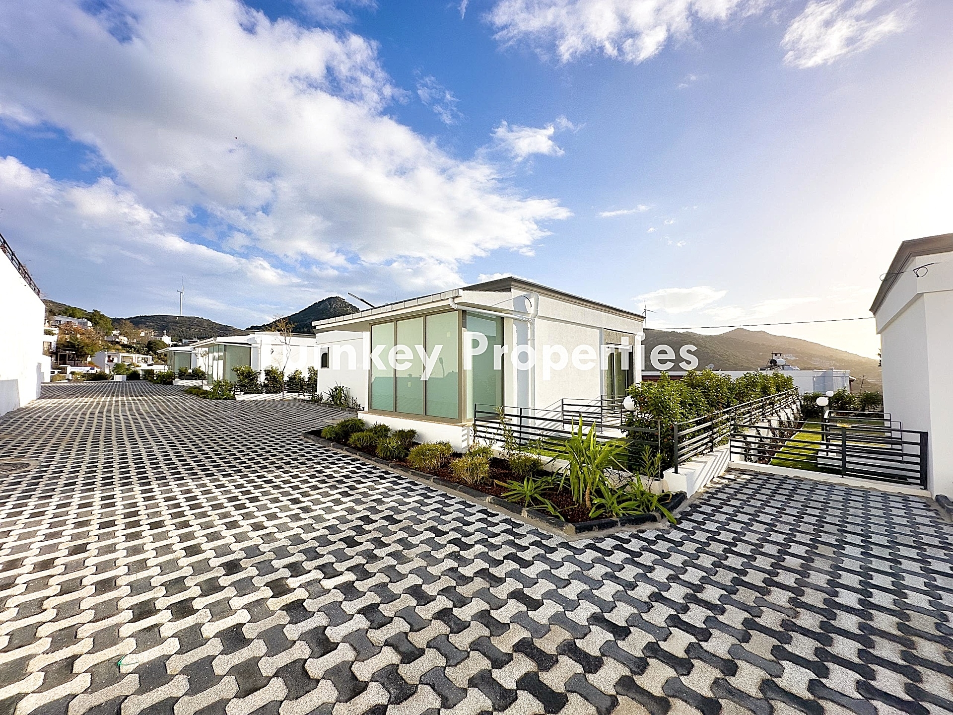 Yalıkavak Satılık Villa Deniz Manzaralı Özel Havuzlu Bahçeli Ev