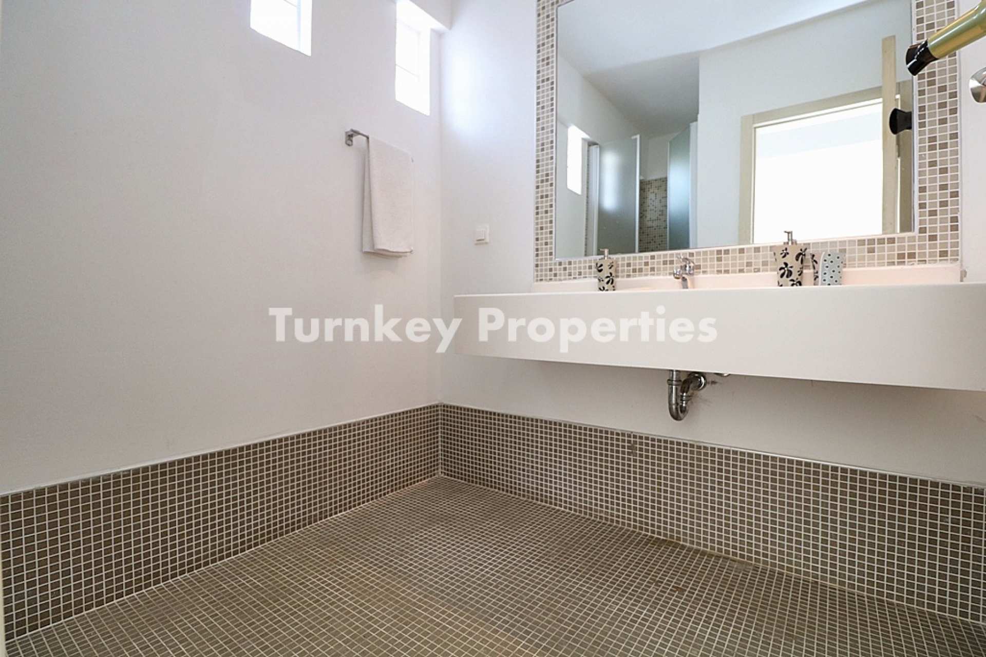 Gündoğan Küçükbük Satılık Tripleks Villa Denize Yakın Site