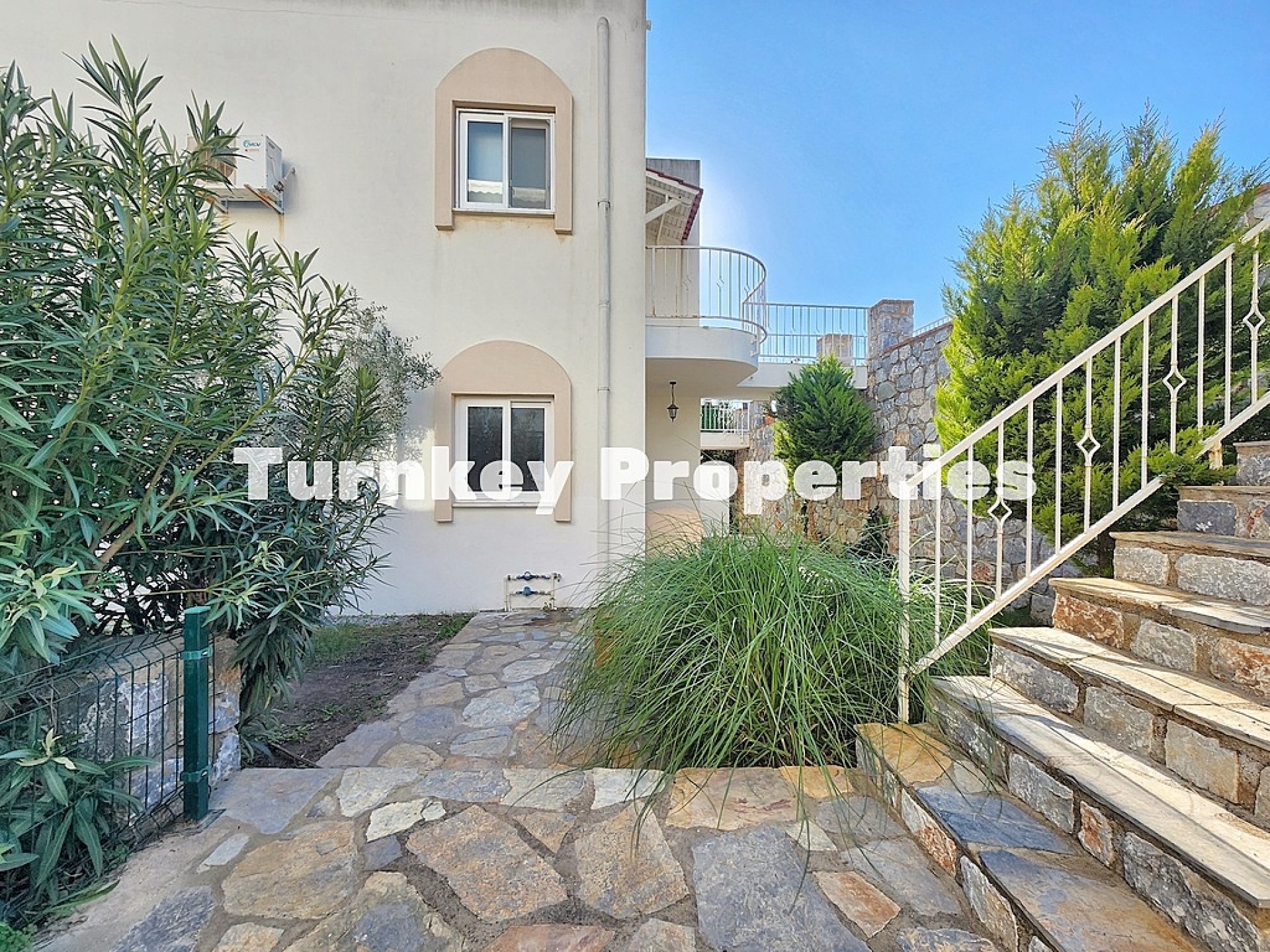 Dörttepe'de Satılık Bahçe Katı – Doğa ile İç İçe Yaşam, Yüksek Kira Getirisi