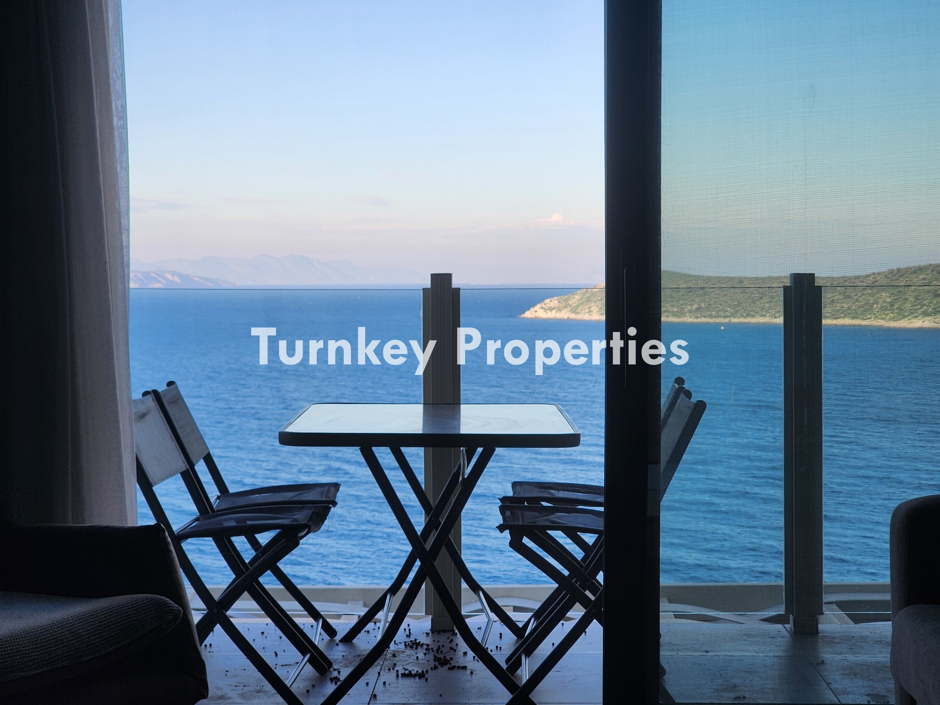 Gümüşlük Koyunbaba’da Deniz Manzaralı Satılık Daire Denize Sıfır