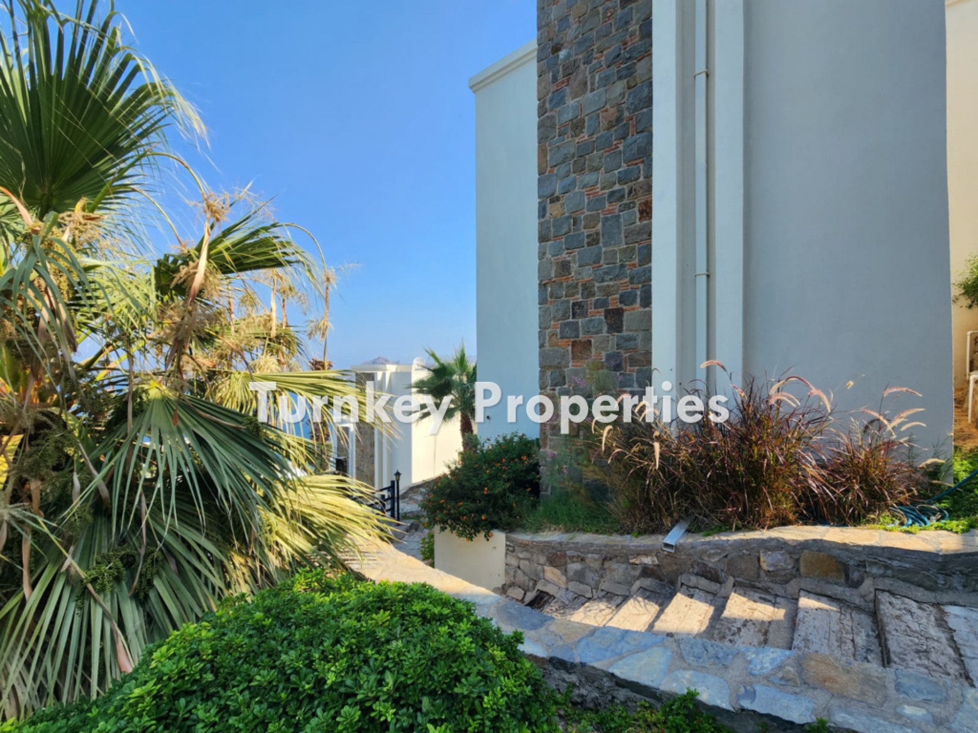 Yalıkavak Satılık Deniz Manzaralı Özel Havuzlu Villa Site içinde