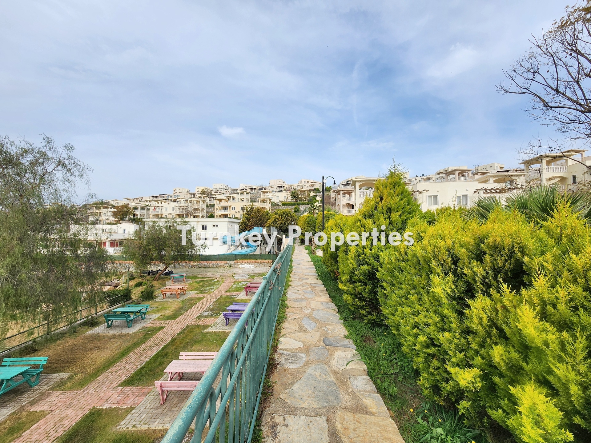 Boğaziçi Flamingo Country Club Satılık Bahçe Katı Daire Göl Manzalı