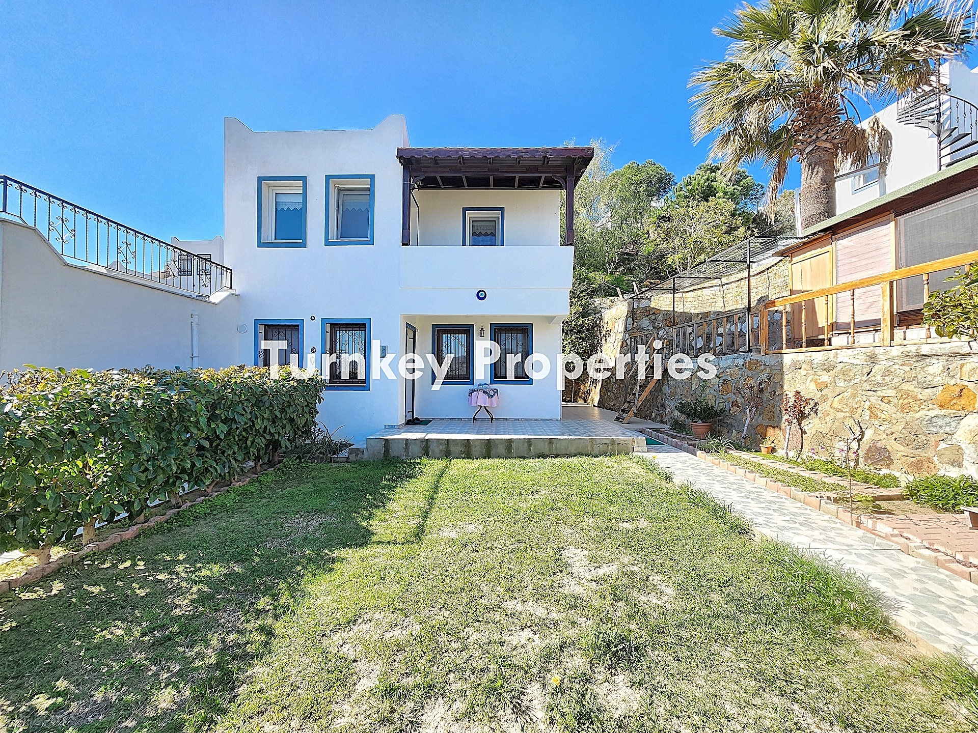 Gümüşlük Kadıkalesi’nde Satılık Ev | Özel Bahçeli, Ahşap Evli, Doğa Manzaralı