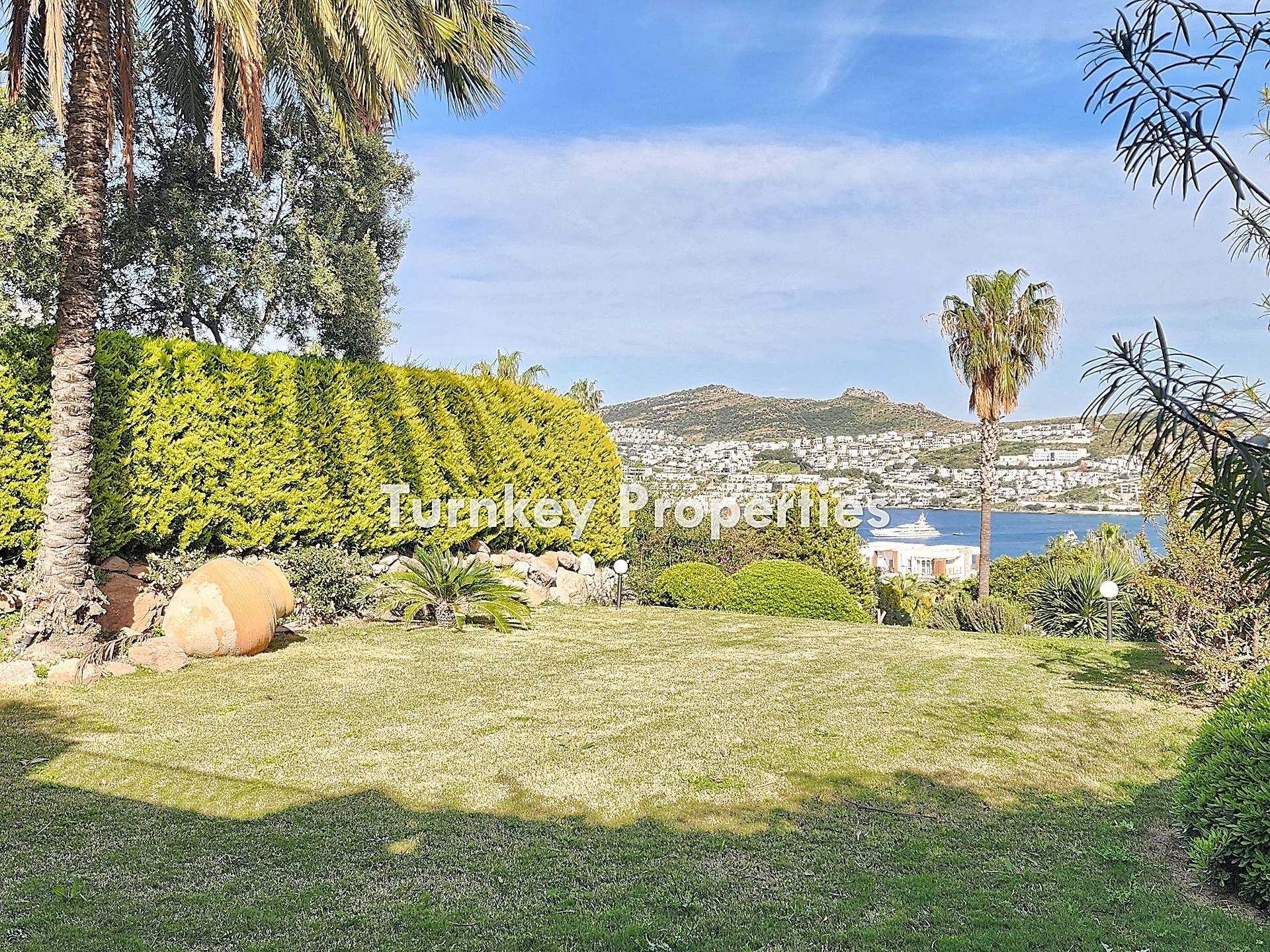 Bodrum Gündoğan Satılık Villa Eşsiz Deniz Manzaralı Geniş Bahçe