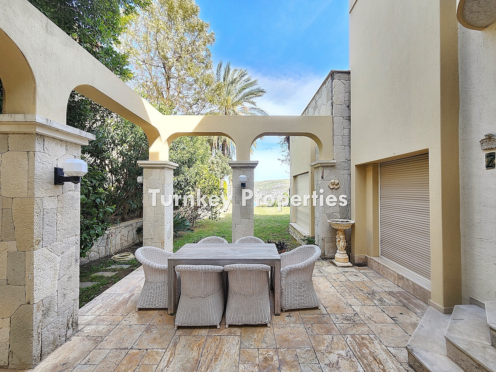 Bodrum Gündoğan Satılık Villa Eşsiz Deniz Manzaralı Geniş Bahçe