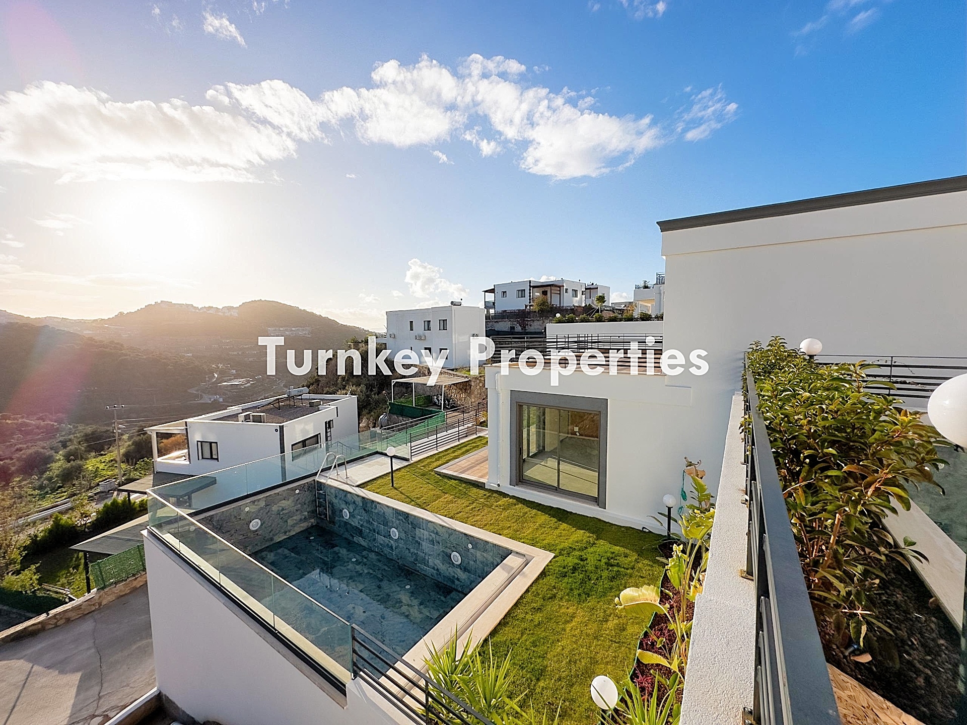 Yalıkavak Satılık Villa Deniz Manzaralı Özel Havuzlu Bahçeli Ev