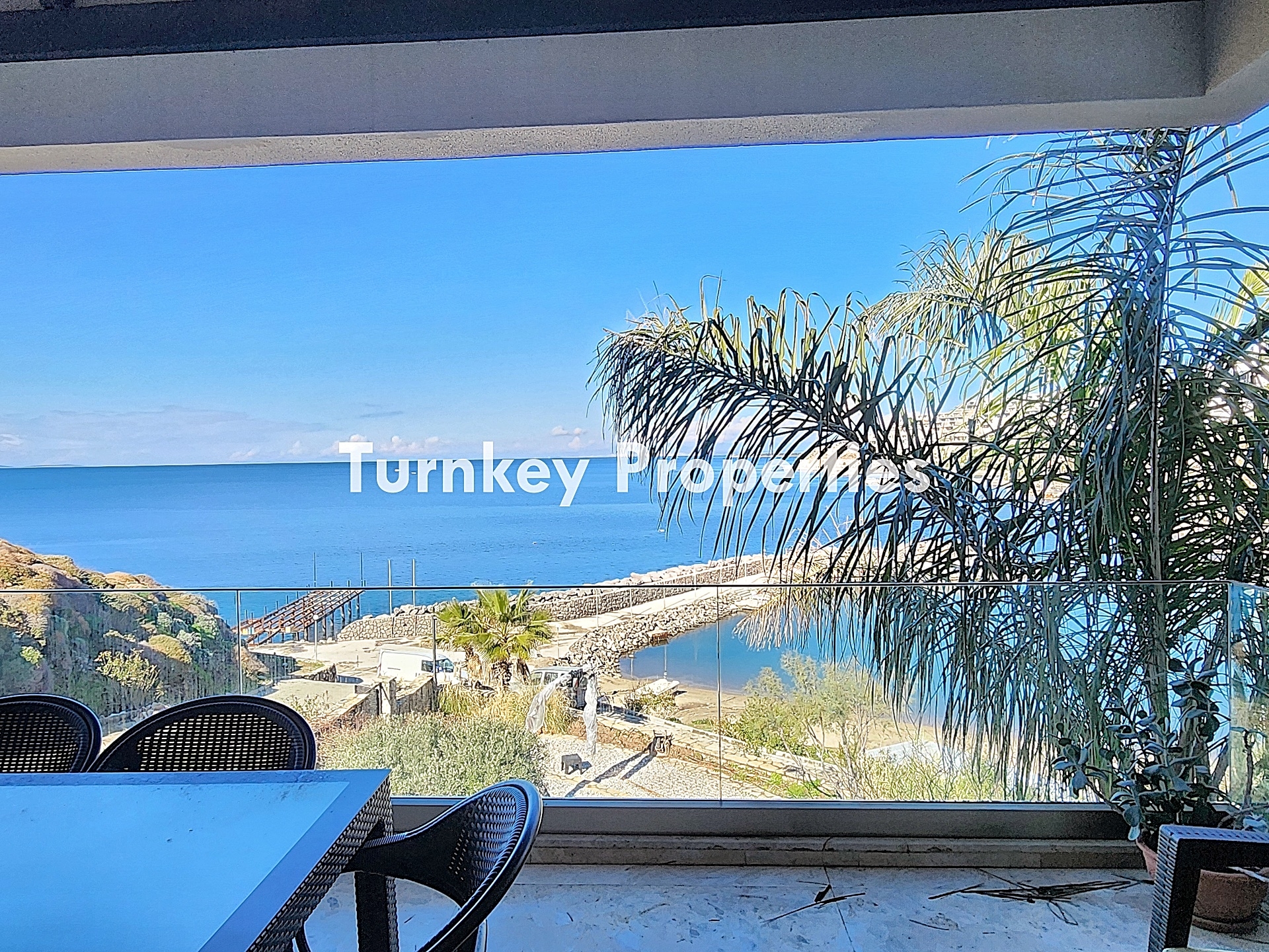 Gündoğan Küçükbük Denize Sıfır Satılık Residence Daire