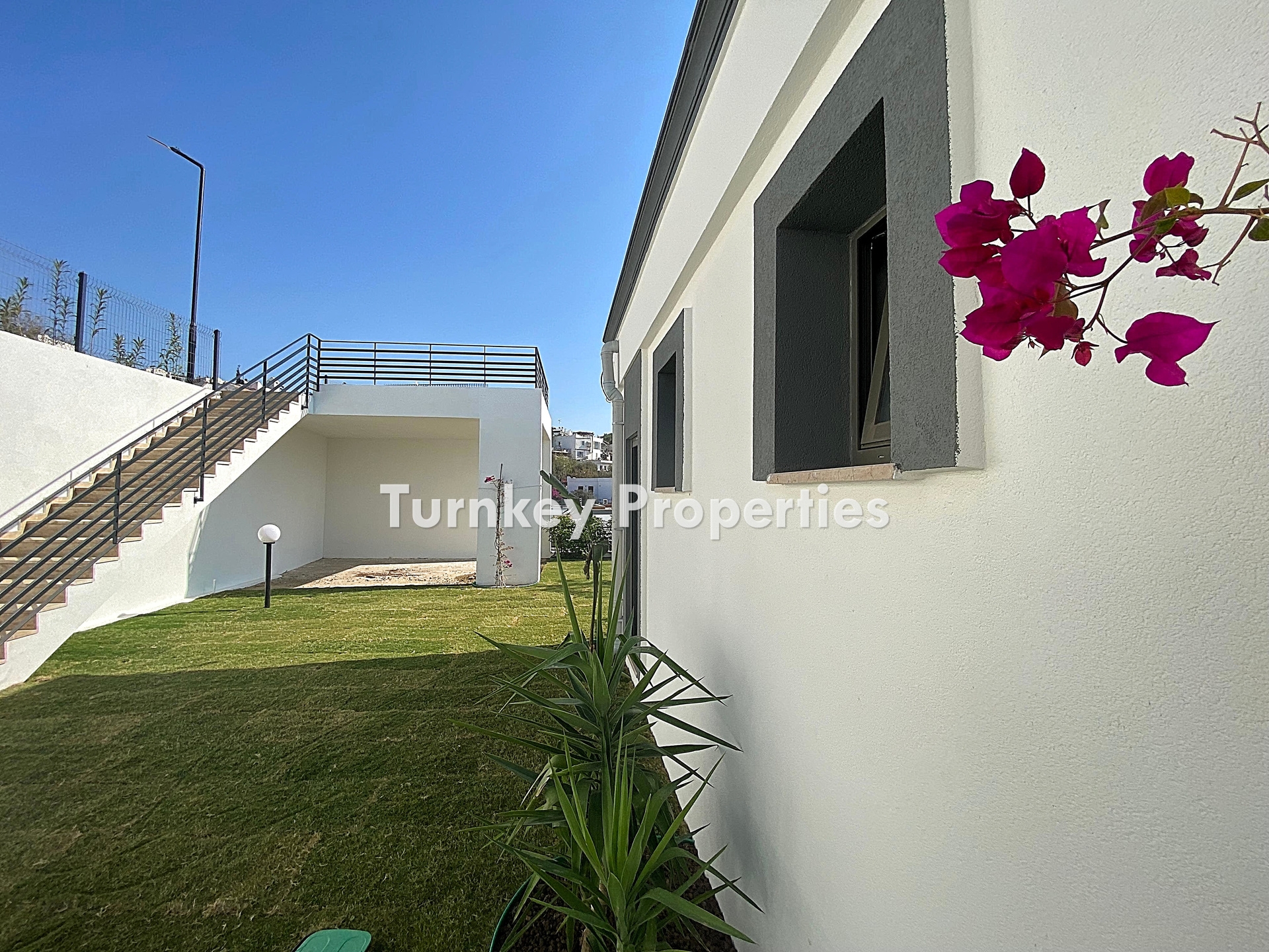 Yalıkavak Satılık Villa Özel Havuzlu Bahçeli Site İçinde Konum