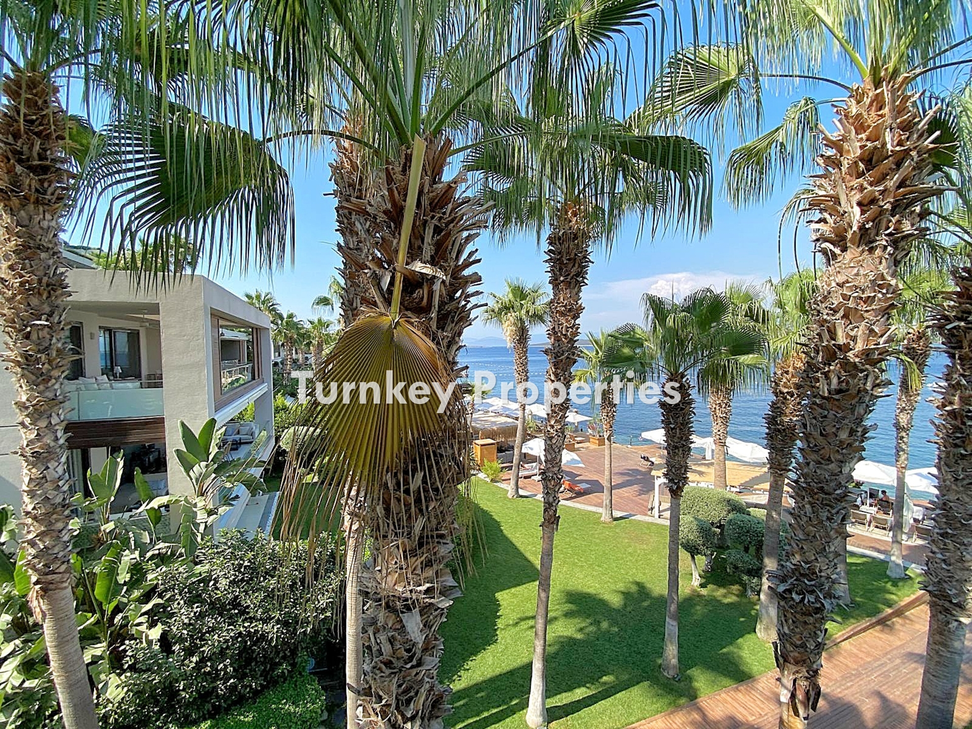 Gündoğan'da Satılık Denize Sıfır Ultra-Lüks, Full Eşyalı 5+1 Daire