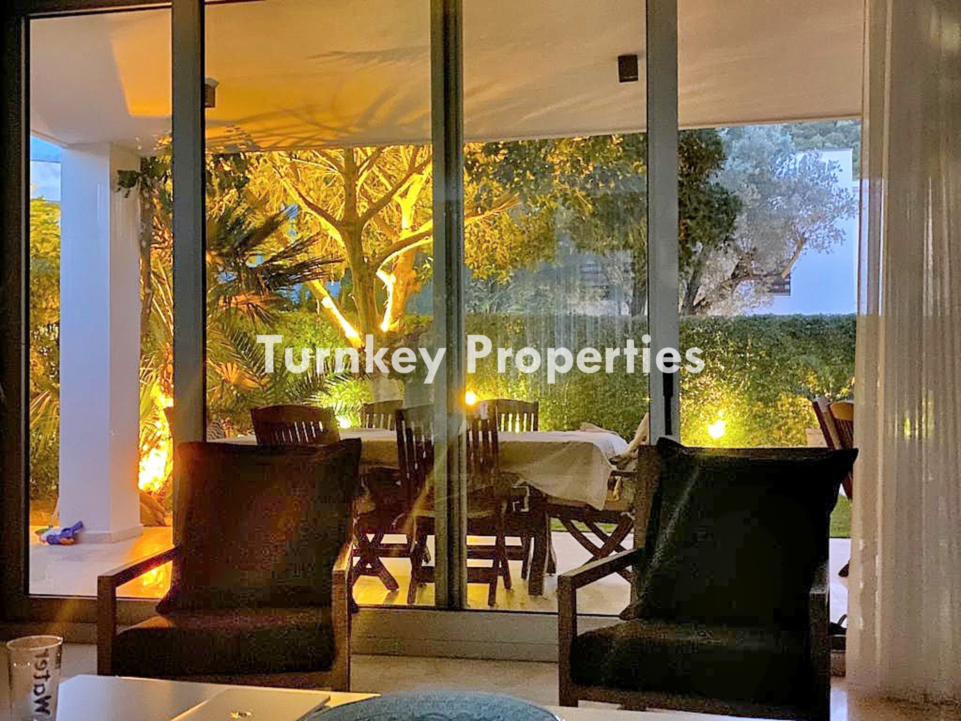 Torba Satılık Villa Denize Sıfır Özel Plajlı Site İçinde Yaşam