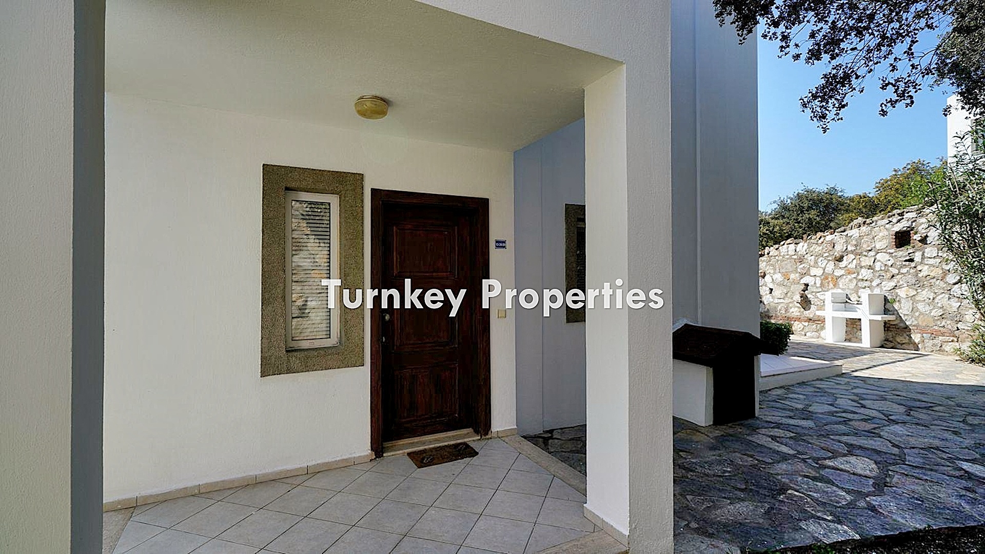 Koyunbaba Satılık Müstakil Villa Site İçerisinde Bahçeli Havuzlu