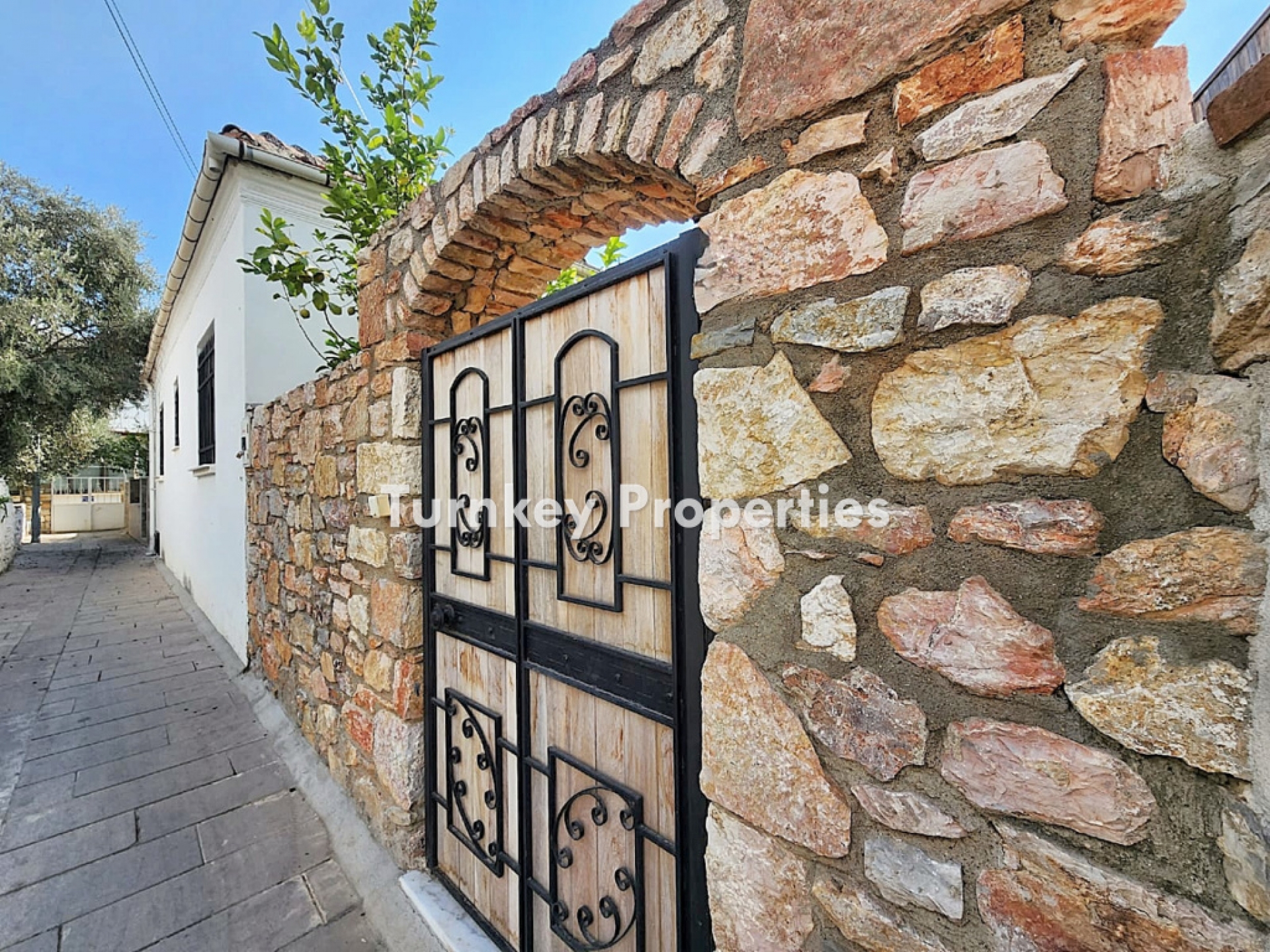 Bodrum Merkez Satılık Taş Ev Otantik Tasarım Yürüme Mesafesinde