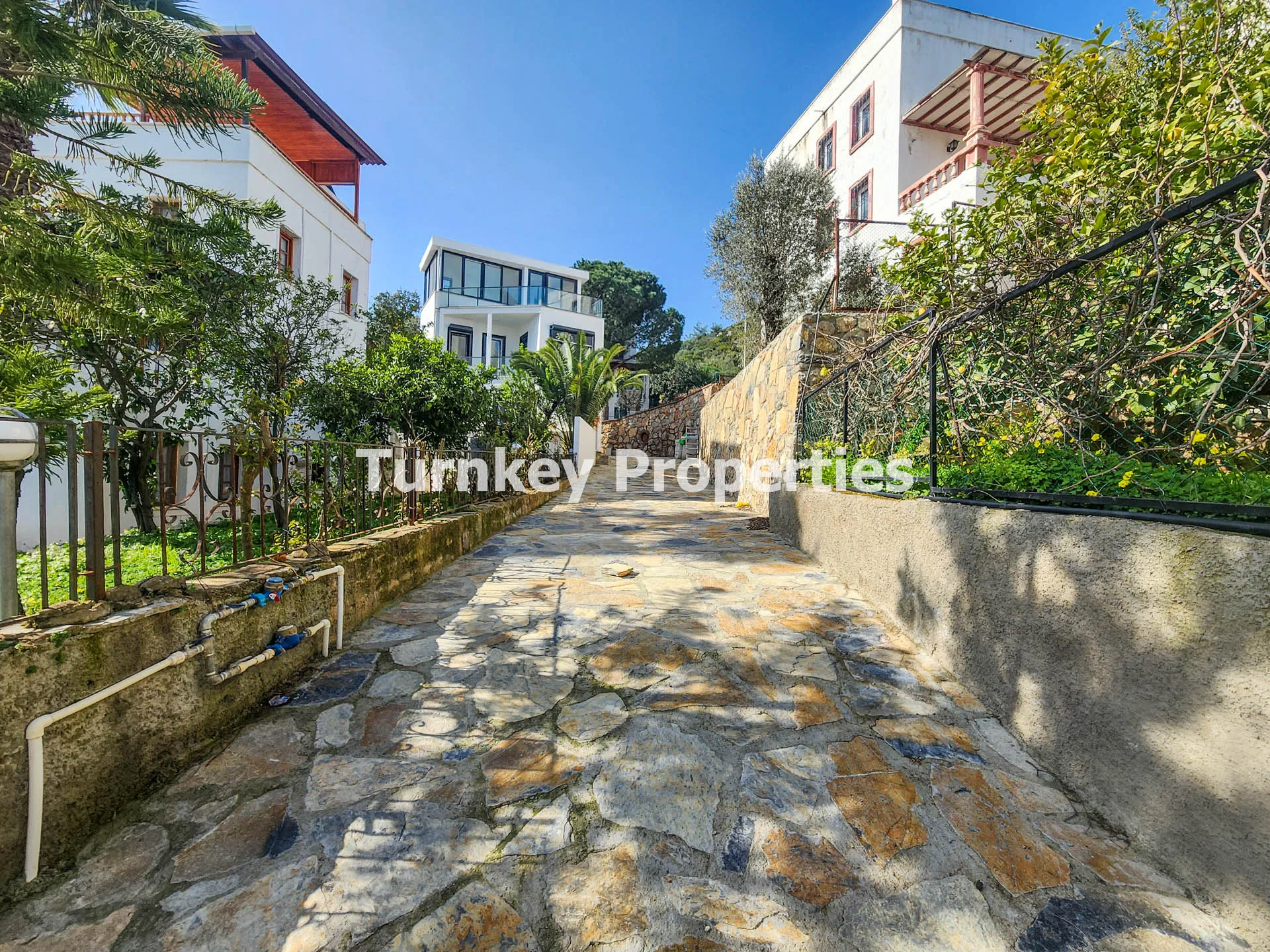 Bodrum Torba’da Satılık Villa: Deniz Manzaralı ve Özel Bahçeli Yaşam Fırsatı