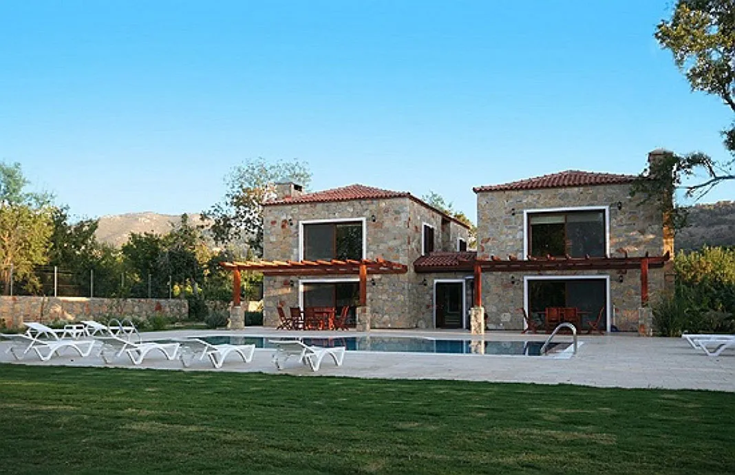 Bodrum’un Ruhu: Geleneksel Taş Evler mi, Modern Mimari mi?