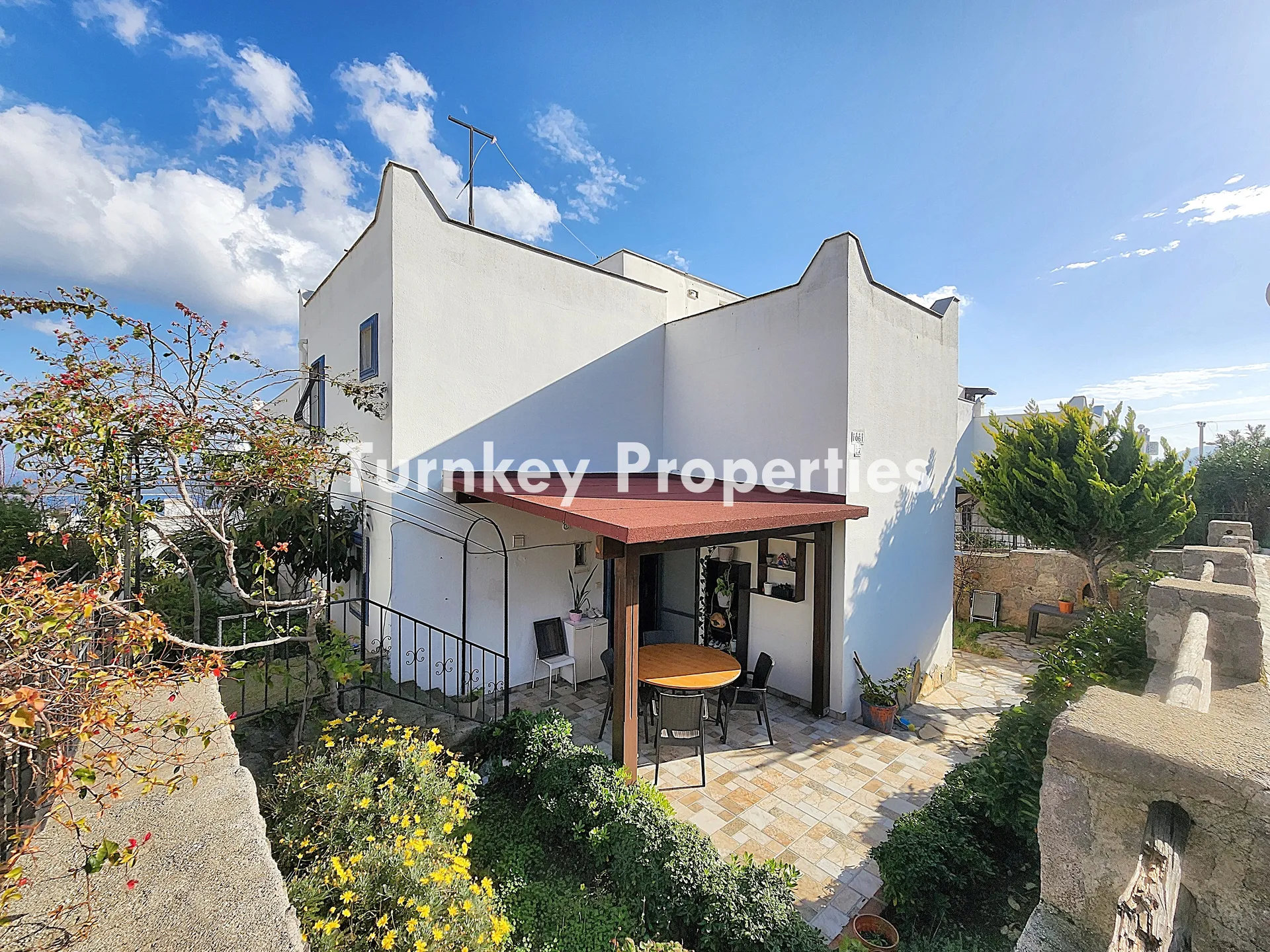 Gündoğan’da Sezonluk Kiralık İkiz Villa: Bahçeli, Konforlu ve Ayrıcalıklı Bir Yaz Deneyimi