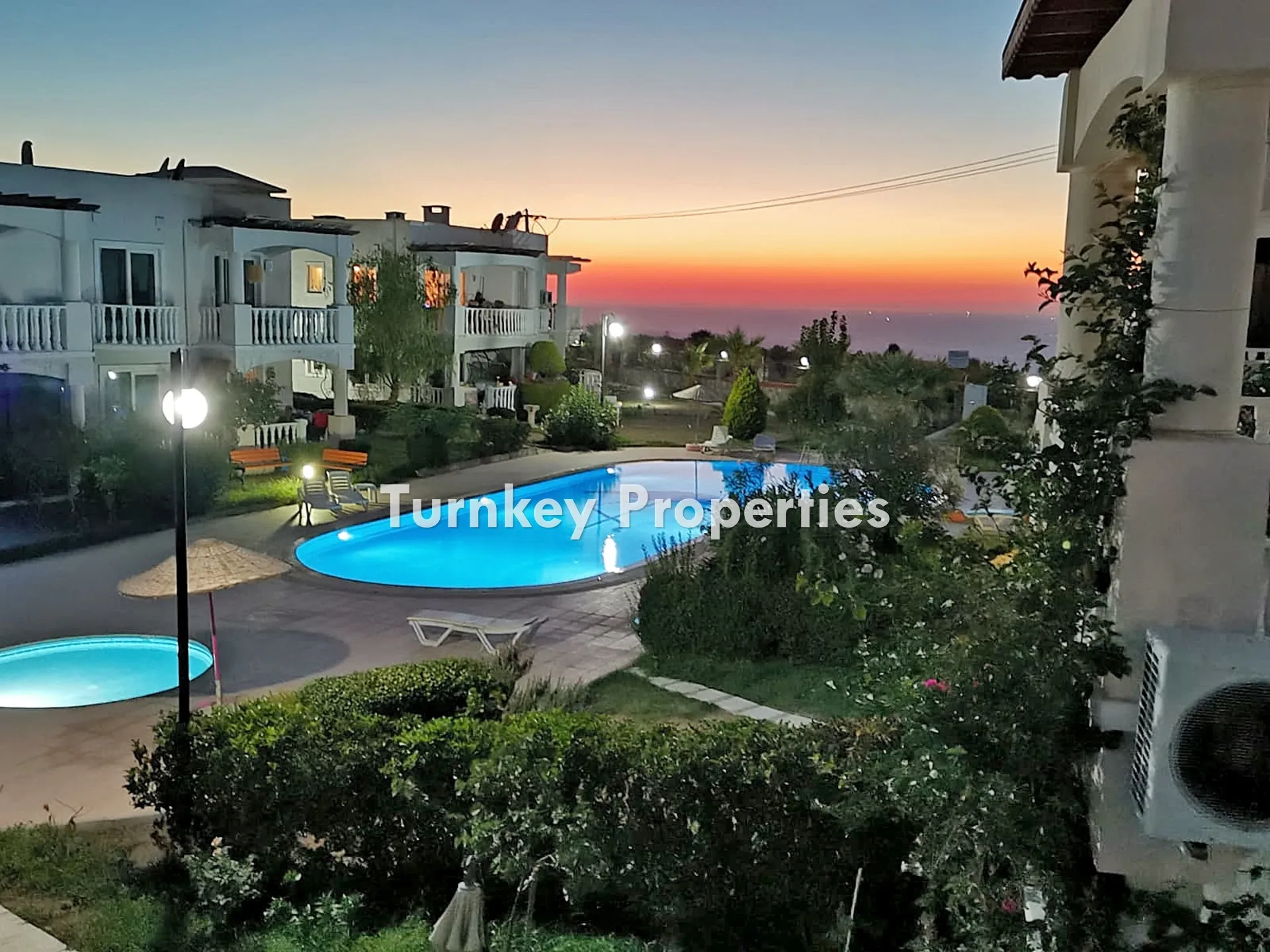 Boğaziçi’nde Balkon ve Terastan Deniz ile Göl Manzarası