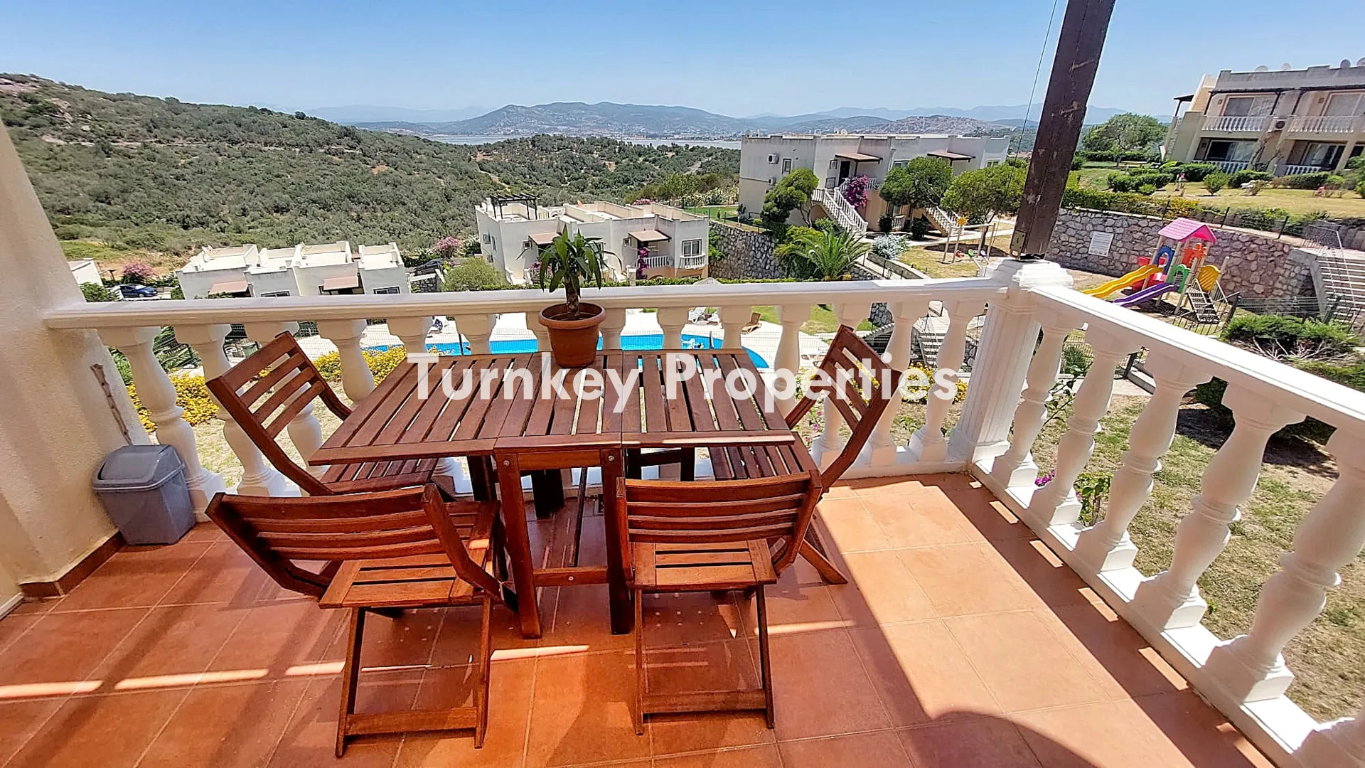 Turquoise Resort’ta Teraslı ve İki Banyolu Kiralık Daire