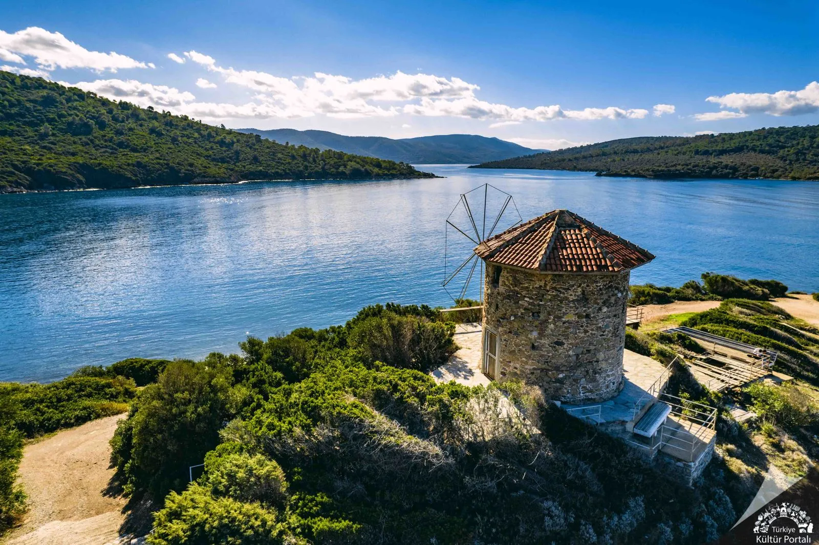 Başlık: Bodrum’da Huzurun Yeni Adresi: Neden Boğaziçi’ni Tercih Etmelisiniz?